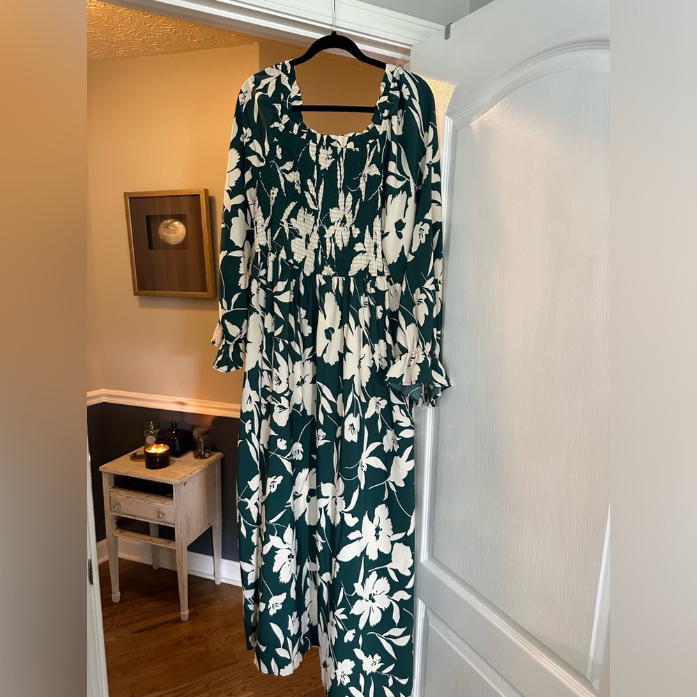 Maxi Dress, can be on or off-shoulder, 3X